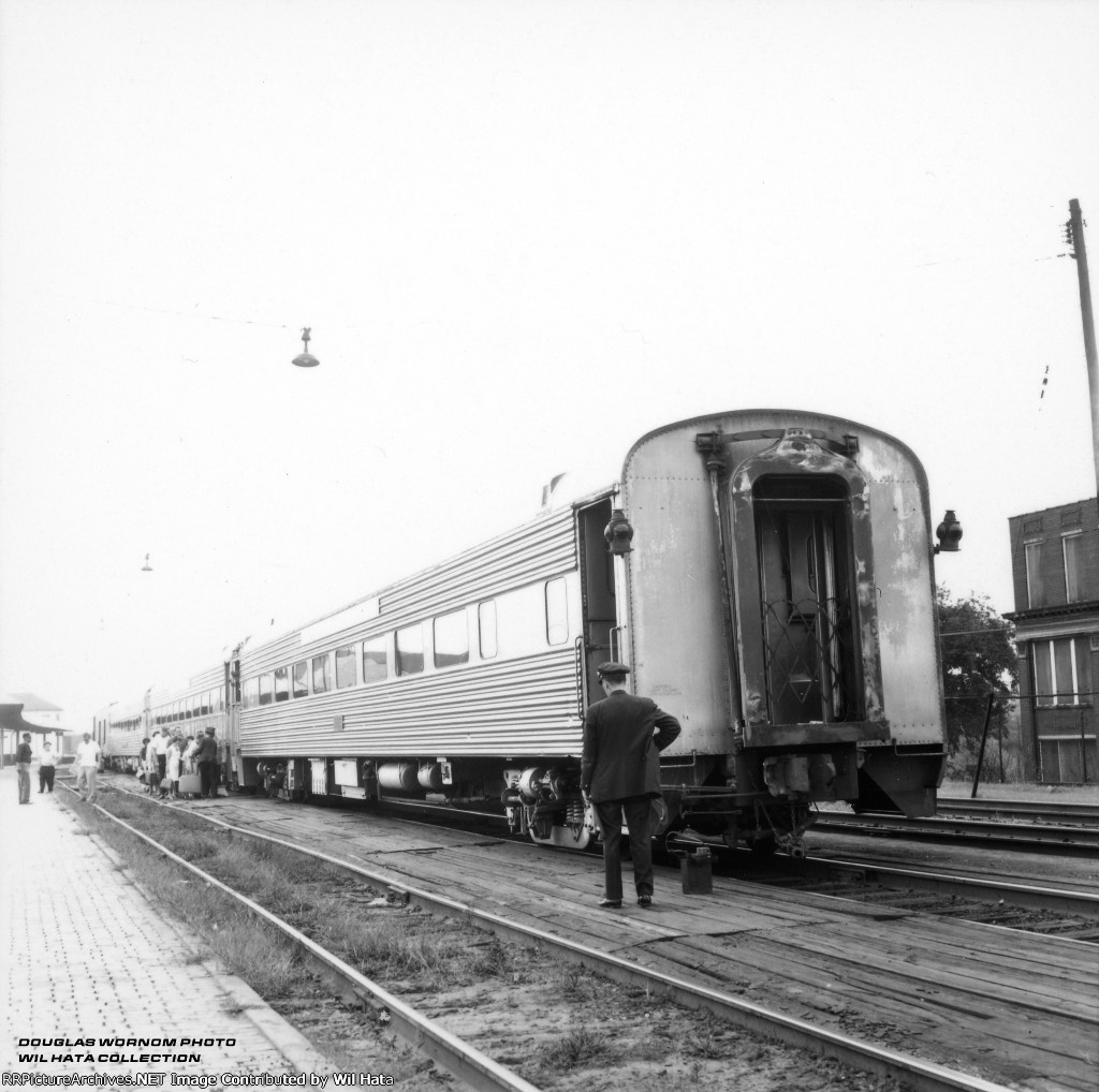 Rock Island Coach 335